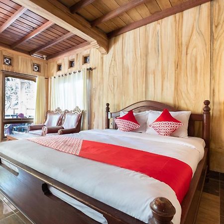 Oyo 1425 Beach Wind Bungalows Джили Трауанган Екстериор снимка