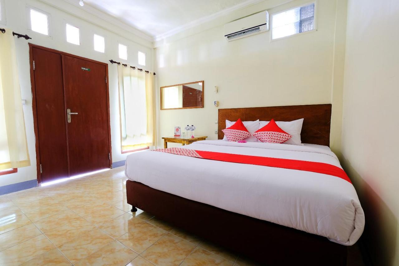 Oyo 1425 Beach Wind Bungalows Джили Трауанган Екстериор снимка
