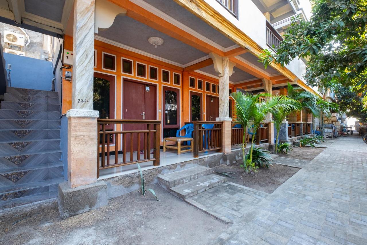 Oyo 1425 Beach Wind Bungalows Джили Трауанган Екстериор снимка