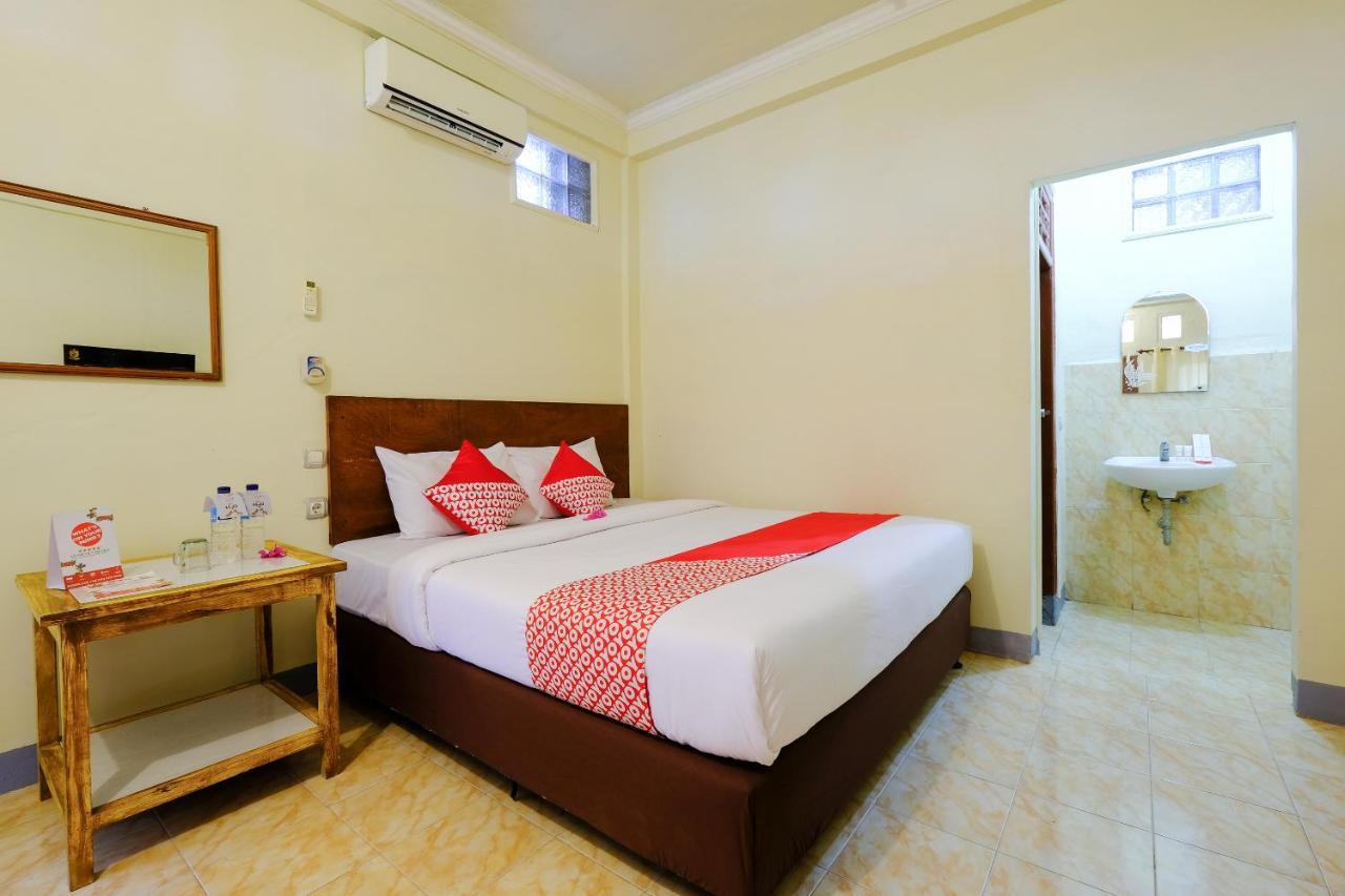 Oyo 1425 Beach Wind Bungalows Джили Трауанган Екстериор снимка