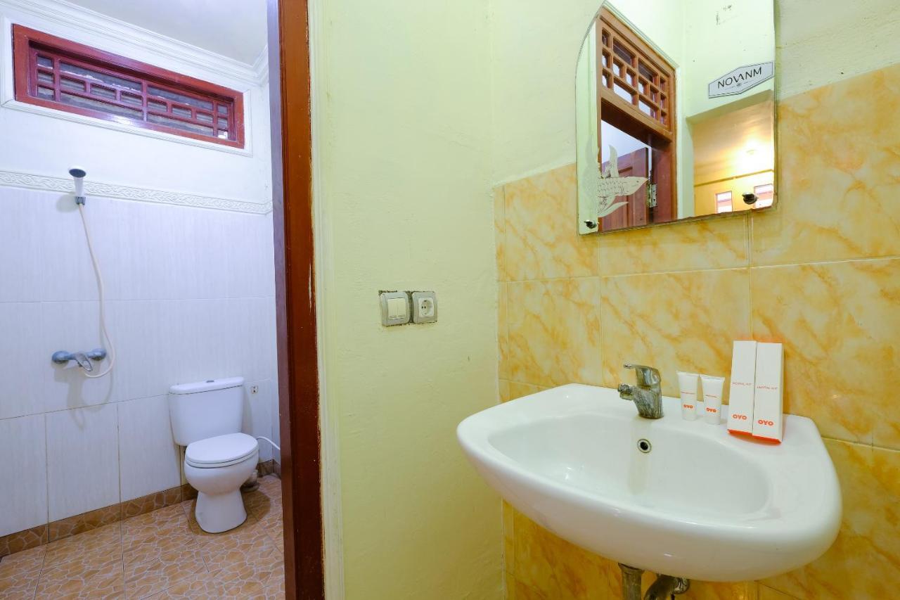 Oyo 1425 Beach Wind Bungalows Джили Трауанган Екстериор снимка